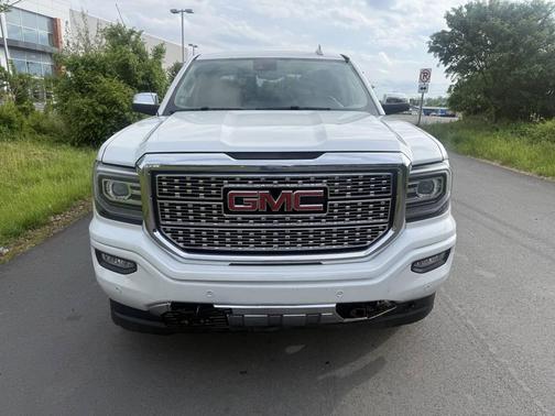 White Frost Tricoat 2018 GMC Sierra 1500 Denali