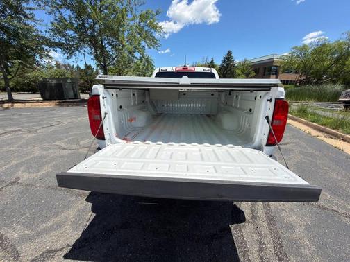 Summit White 2022 Chevrolet Colorado LT