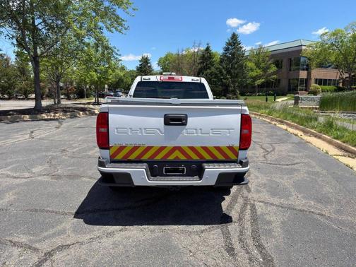 Summit White 2022 Chevrolet Colorado LT