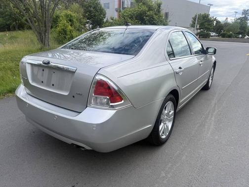 Gray 2008 Ford Fusion SEL