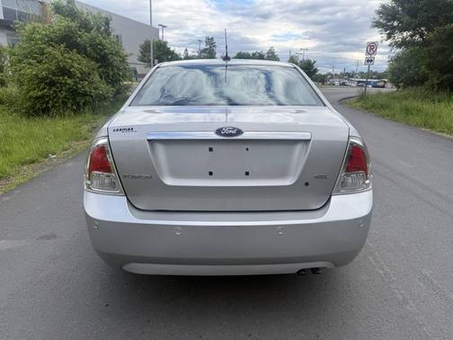 Gray 2008 Ford Fusion SEL