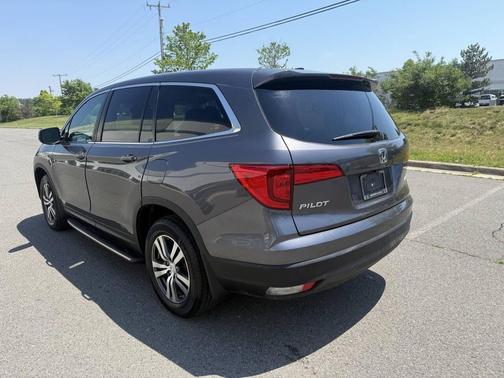 Modern Steel Metallic 2017 Honda Pilot EX-L