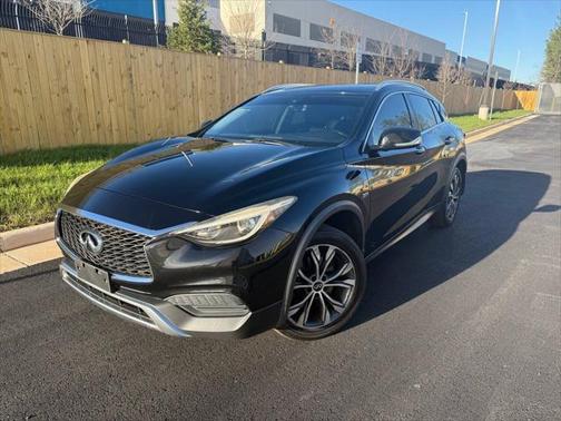 2017 INFINITI QX30 Luxury