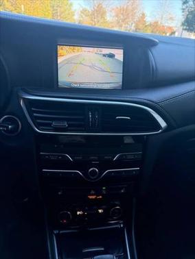 2017 INFINITI QX30 Luxury