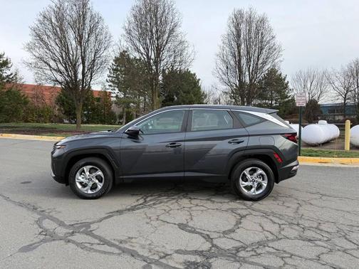 Dark Gray Metallic 2024 Hyundai TUCSON SE