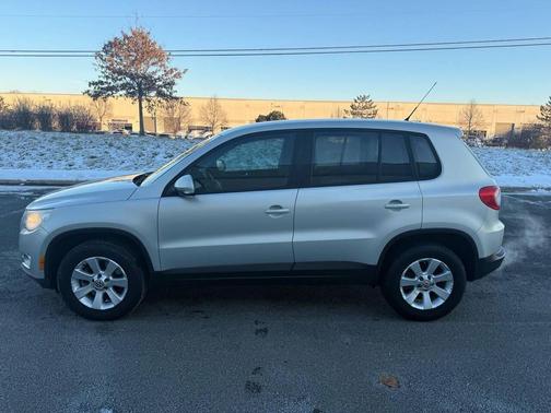 2009 Volkswagen Tiguan Base
