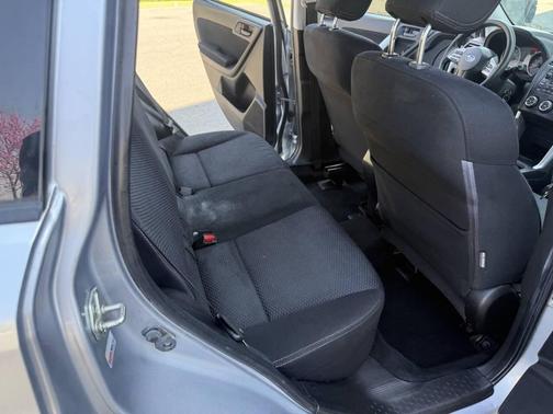 Dark Gray Metallic 2015 Subaru Forester 2.5i