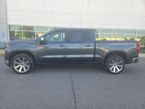 Shadow Gray Metallic 2019 Chevrolet Silverado 1500 LT