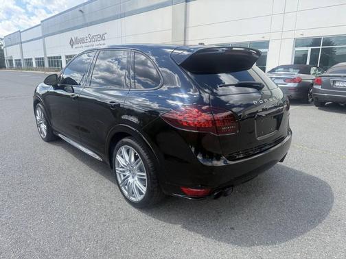 2013 Porsche Cayenne GTS