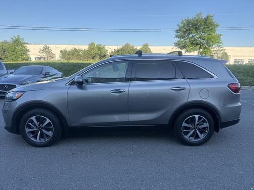 Titanium Silver 2019 Kia Sorento EX