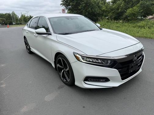 Platinum White Pearl 2019 Honda Accord Sport