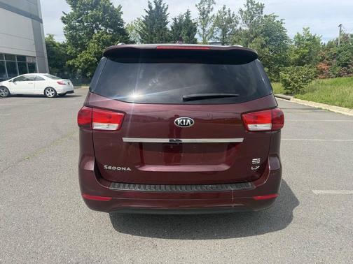 2015 Kia Sedona LX