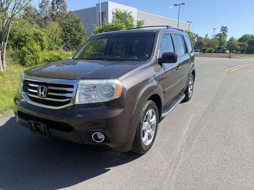Gray 2013 Honda Pilot EX
