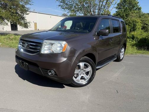 Gray 2013 Honda Pilot EX