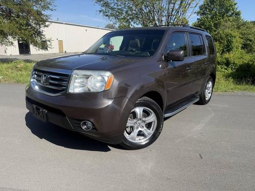 Gray 2013 Honda Pilot EX