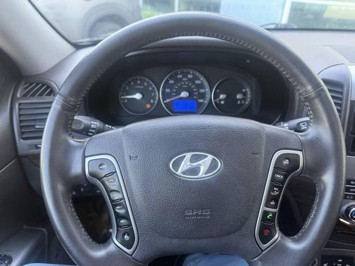 Phantom Black Metallic 2011 Hyundai SANTA FE Limited