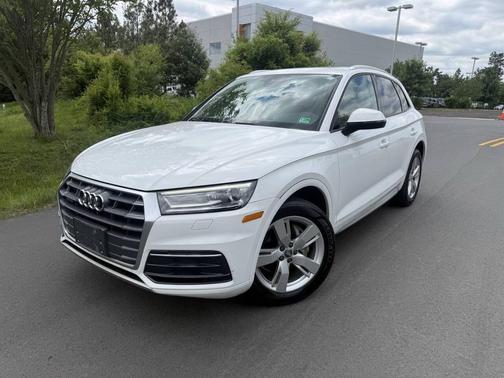 Ibis White 2018 Audi Q5 2.0T Summer of Audi Premium