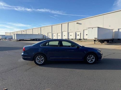 2017 Volkswagen Passat 1.8T S