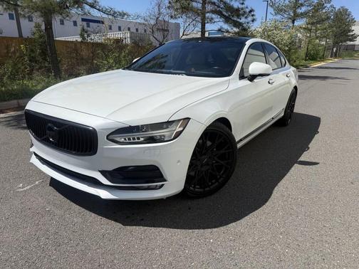 Crystal White Pearl 2017 Volvo S90 T6 Inscription