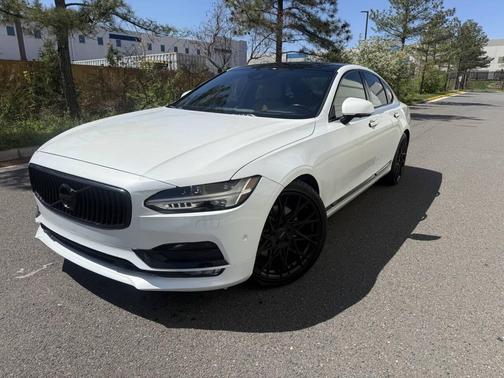 Crystal White Pearl 2017 Volvo S90 T6 Inscription