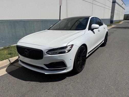 Crystal White Pearl 2017 Volvo S90 T6 Inscription