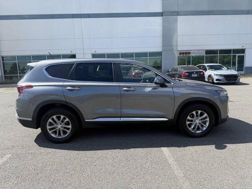 2019 Hyundai SANTA FE SE 2.4