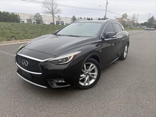 2017 INFINITI QX30 Premium