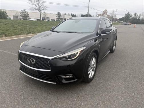 2017 INFINITI QX30 Premium