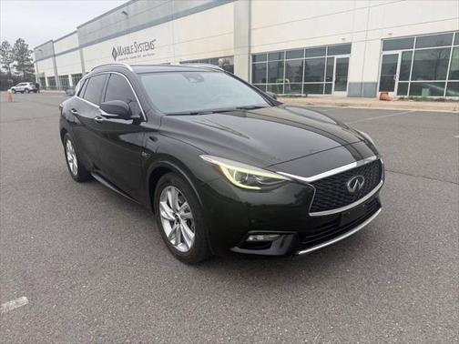 2017 INFINITI QX30 Premium