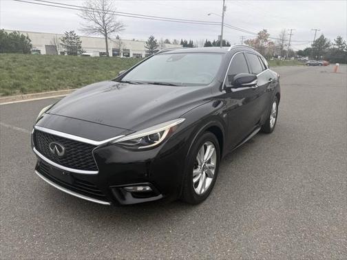 2017 INFINITI QX30 Premium