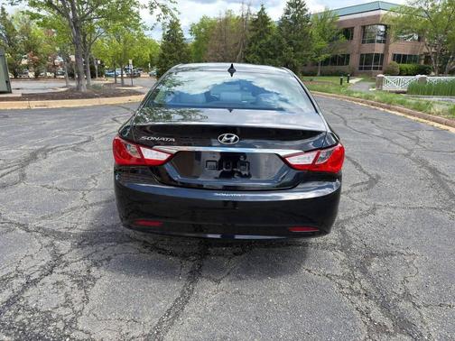 Midnight Black Mica 2013 Hyundai SONATA GLS