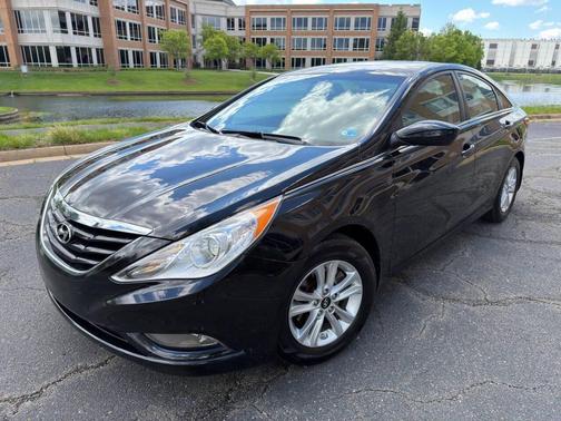 Midnight Black Mica 2013 Hyundai SONATA GLS