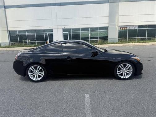 2010 INFINITI G37x Base