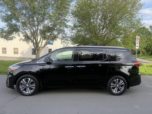 Aurora Black 2019 Kia Sedona SX