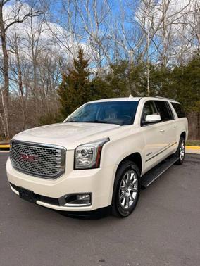 Off White 2015 GMC Yukon XL 1500 Denali