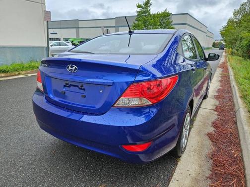2013 Hyundai Accent SE