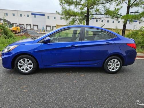 2013 Hyundai Accent SE
