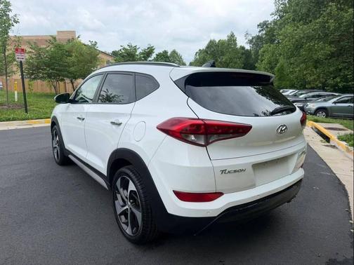Dazzling White 2018 Hyundai TUCSON Limited