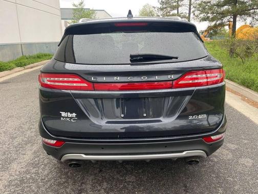 Tuxedo Black Metallic 2015 Lincoln MKC Base