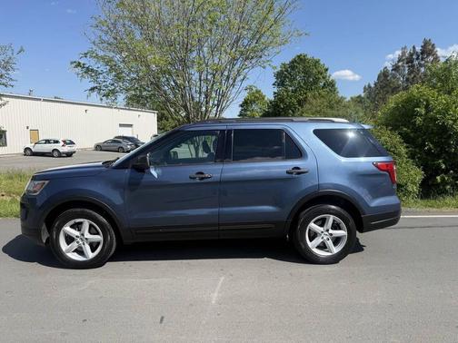 Blue Metallic 2018 Ford Explorer Base