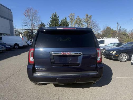 Dark Sapphire Blue Metallic 2017 GMC Yukon Denali