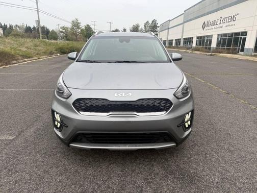 2022 Kia Niro LXS