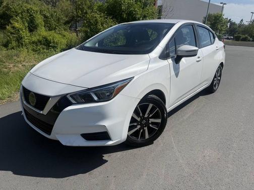 Aspen White TriCoat Pearl 2020 Nissan Versa 1.6 SV