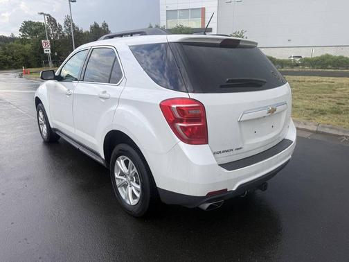Iridescent Pearl Tricoat 2017 Chevrolet Equinox 1LT