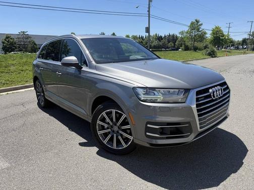 Graphite Gray Metallic 2017 Audi Q7 3.0T Prestige