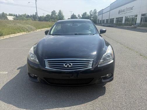2011 INFINITI G37 Sport