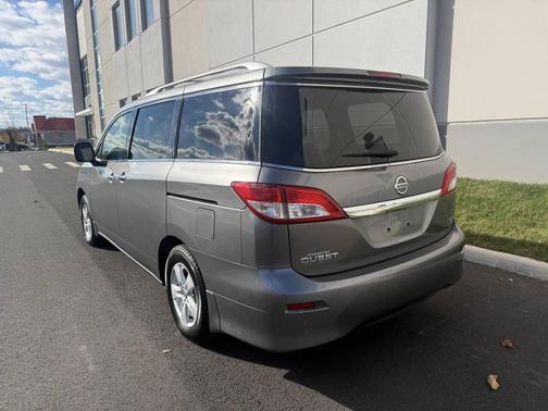 2015 Nissan Quest SV