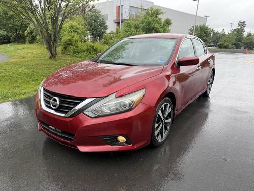 Scarlet Ember 2018 Nissan Altima 2.5 SR