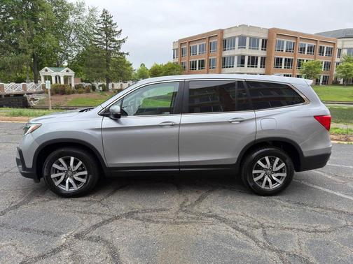 Lunar Silver Metallic 2019 Honda Pilot EX