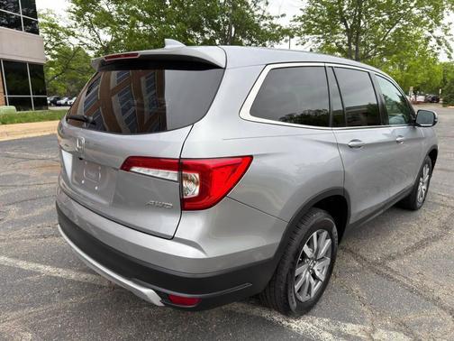 Lunar Silver Metallic 2019 Honda Pilot EX